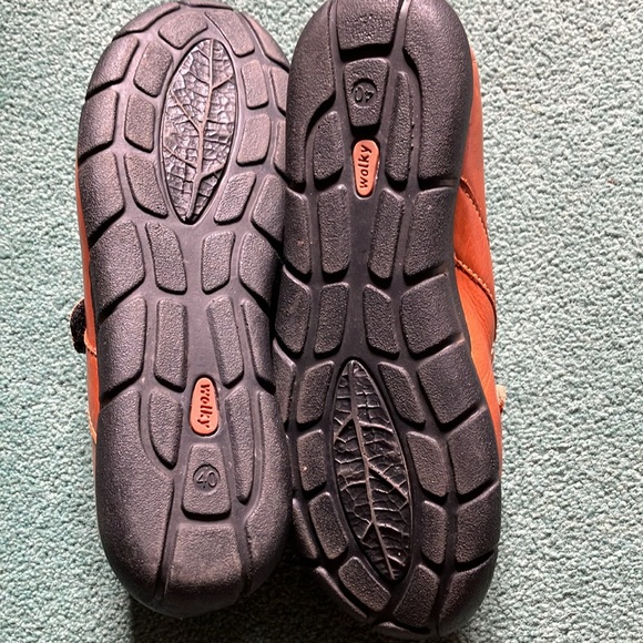 Ladies Wolky walking shoes - Picture 2 of 9